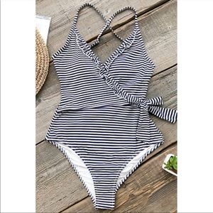 Cupshe striped wrap with me piece